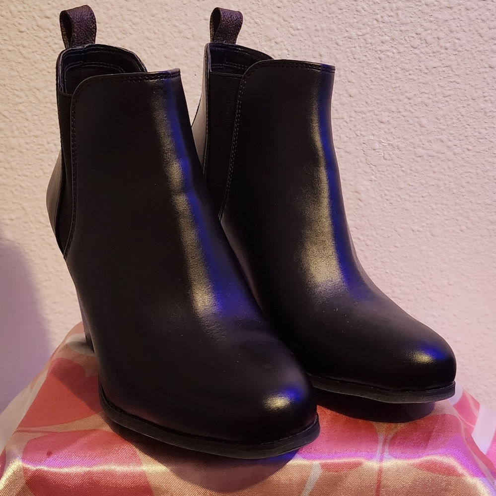 Michael Kors Sleek Black Ankle Booties